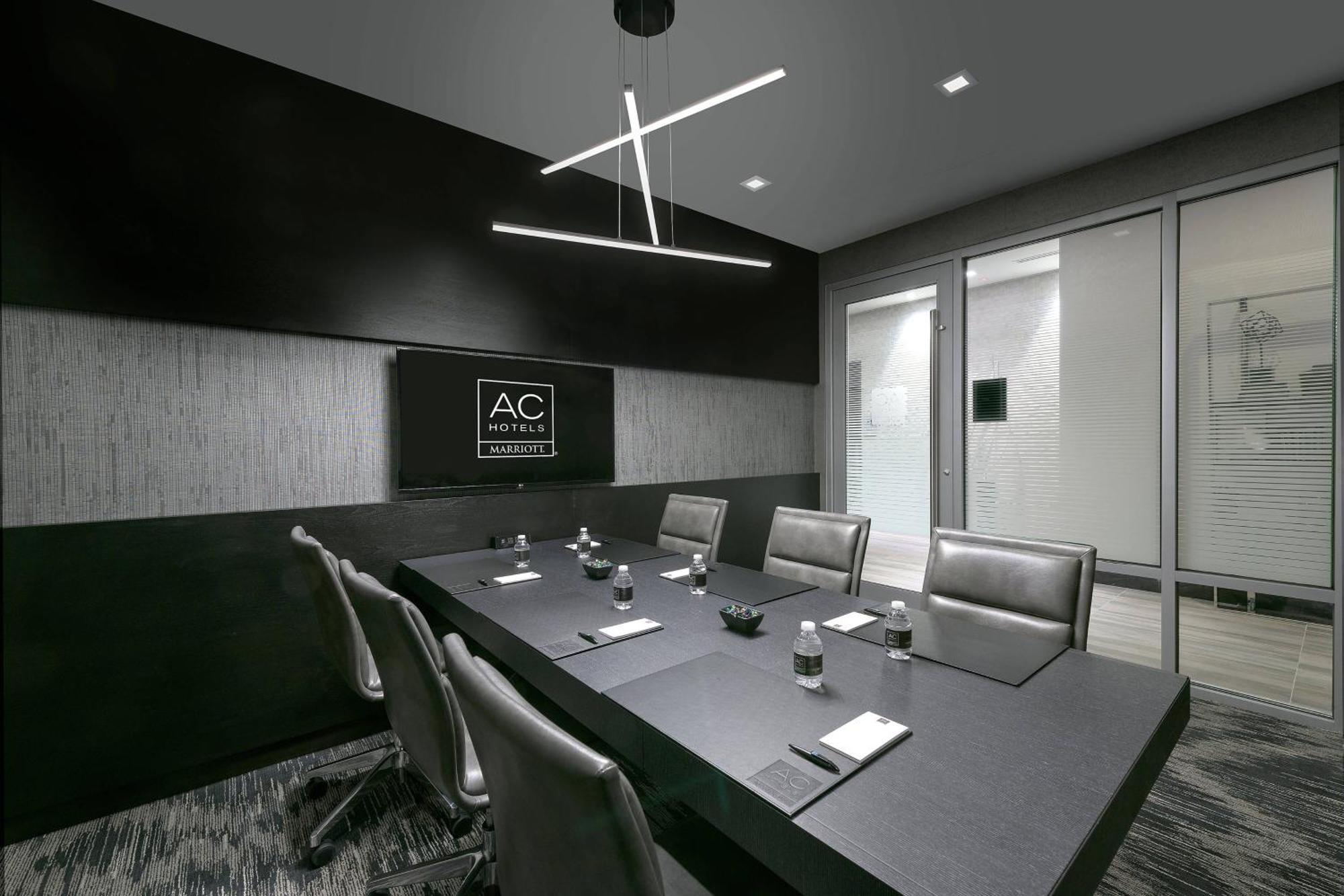 Ac Hotel By Marriott Boston North Медфорд Екстер'єр фото